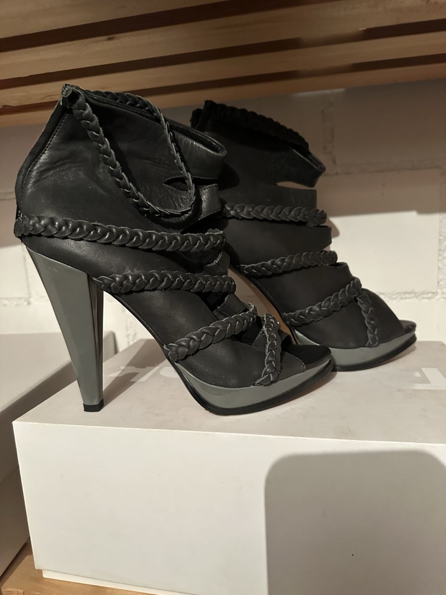 Damenschuhe: Friss&Company Sandaletten, Grösse 37 – Gebraucht aus Dällikon von Sueworld
