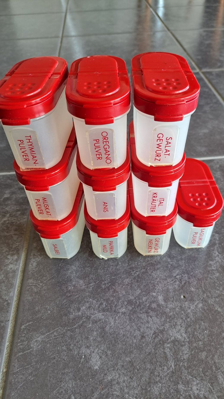 Tupperware Gewürzdosen Set 10 Stück gebraucht rot klar (Gebraucht) in ...