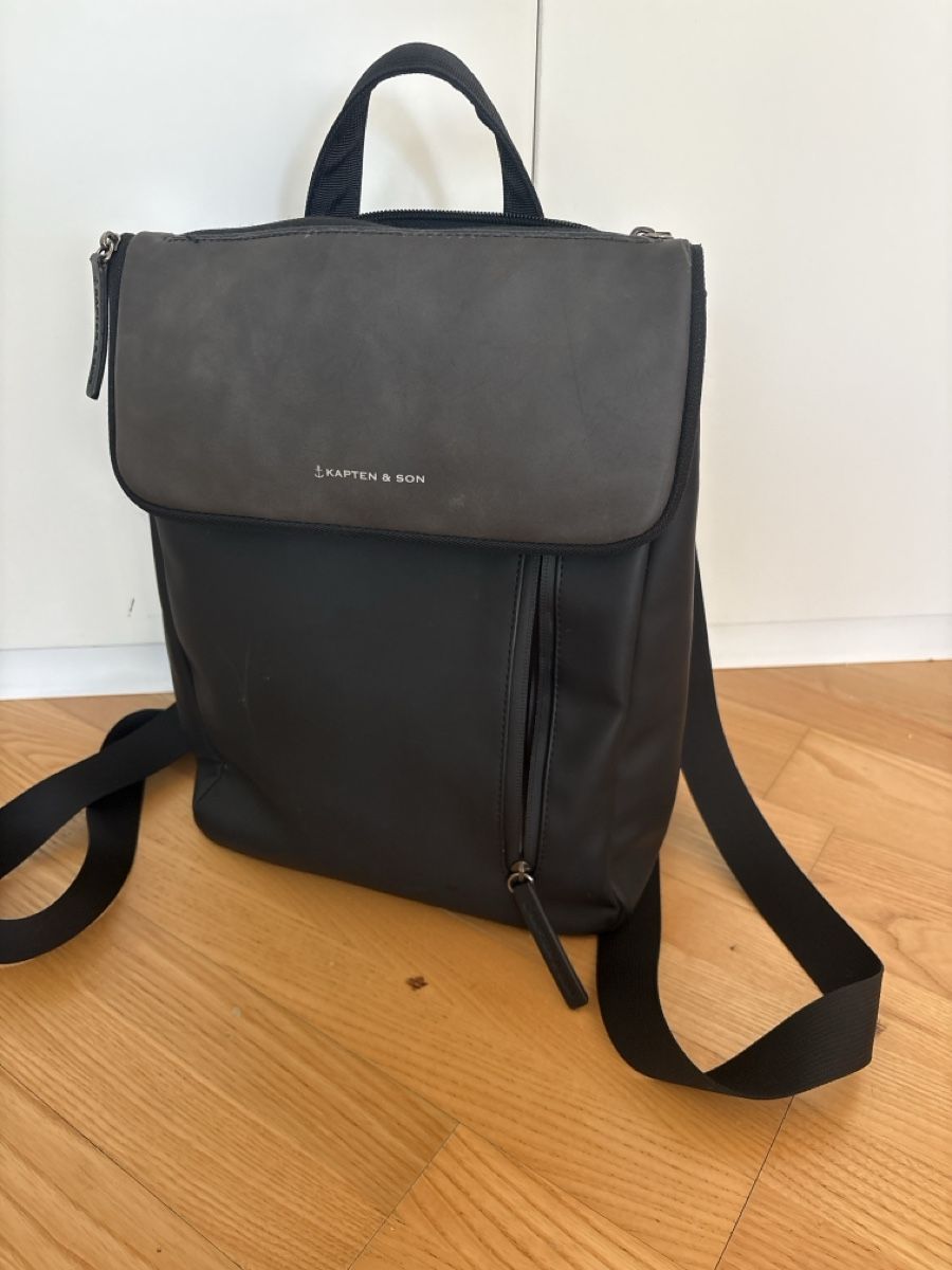 Kapten & Son Sacs à dos: Rucksack Kapten & Son schwarz wenig gebraucht – D'occasion à Berneck par SESSES