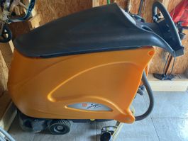 TASKI Swingo Scheuersaugmaschine gebraucht orange