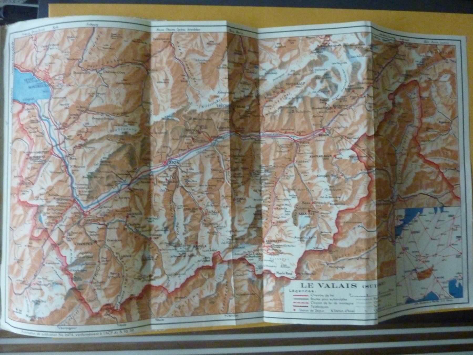 Libri: LE VALAIS SUISSE. DAS WALLIS SCHWEIZ. PROSPEKT – Usato da Zürich venduto da Rrehsuah 9