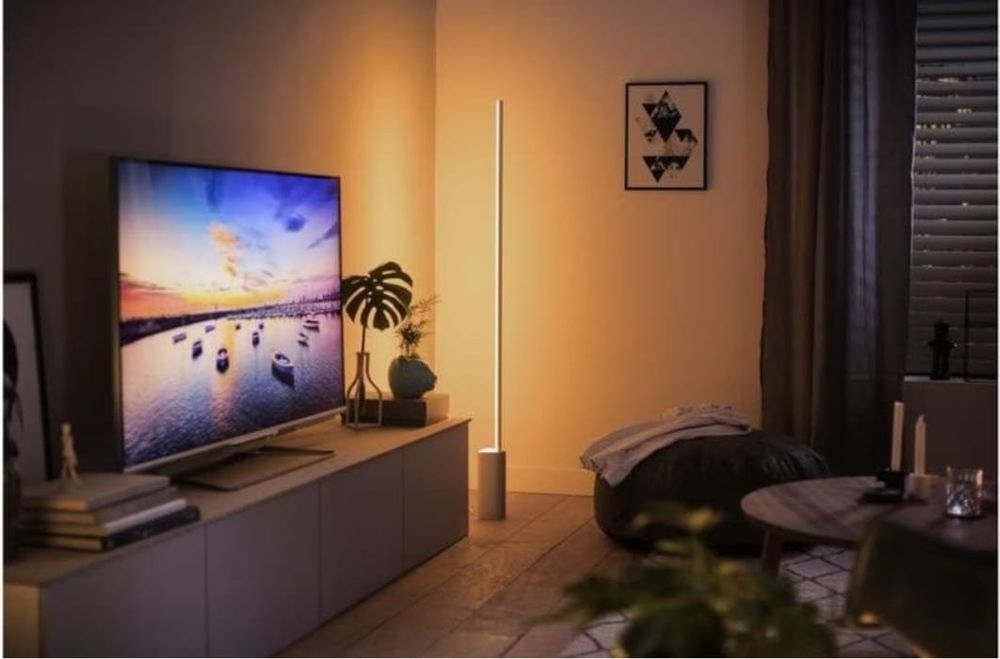 Philips Lampen: Philips Hue White & Color Stehleuchte – Gebraucht aus Stein AR von Bibabo12