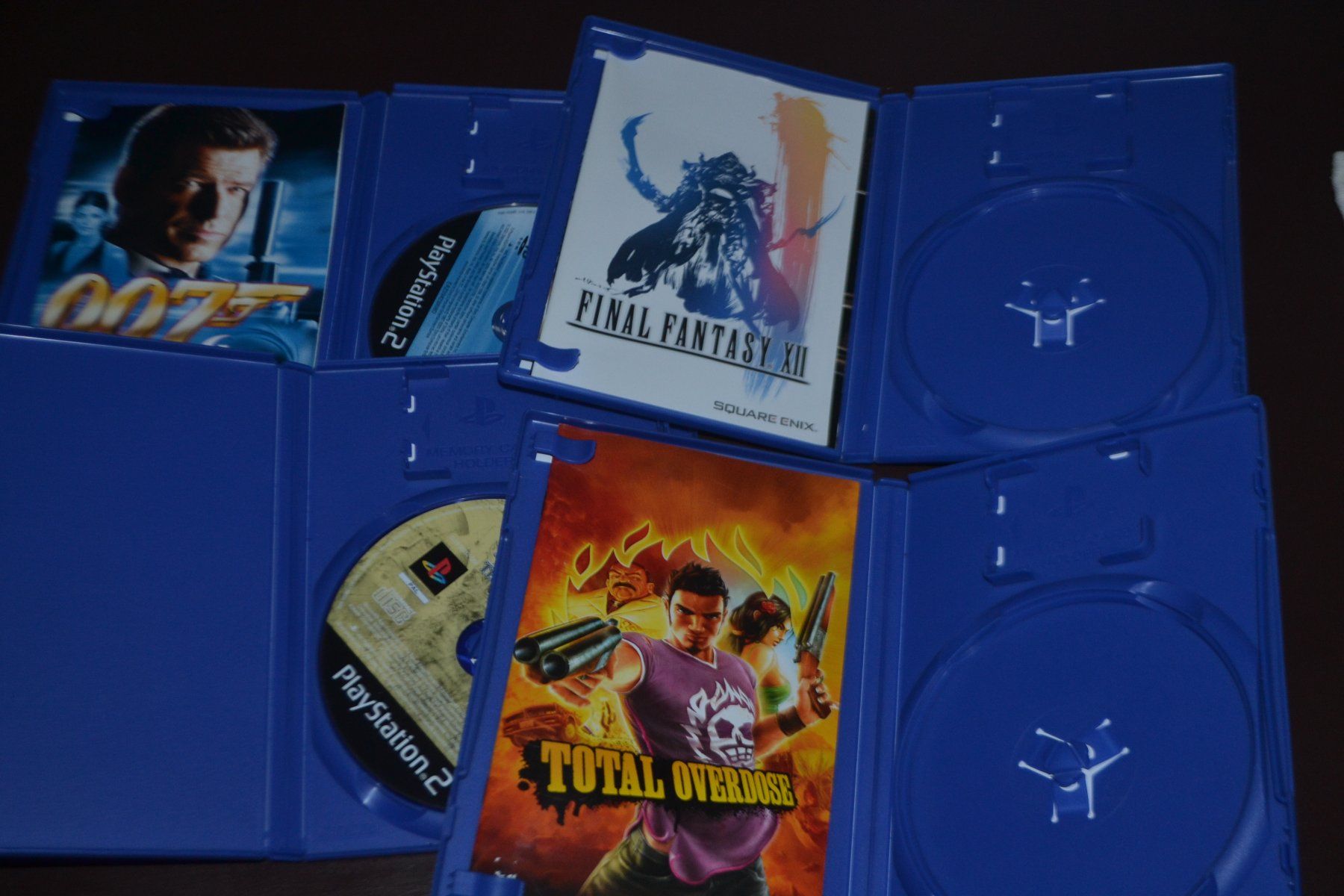 Custodie protettive: Playstation 2 Hüllen – Usato da Laupen ZH venduto da chefdom 1