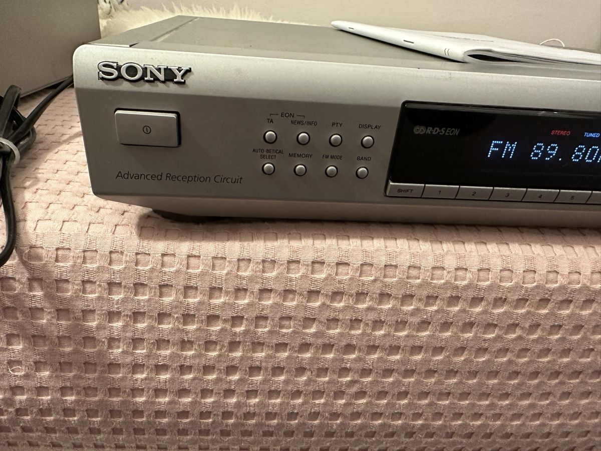 Sony Radio: Sony ST-SE 520 FM/AM-Tuner – Usato da Hitzkirch venduto da cla_2llc 3
