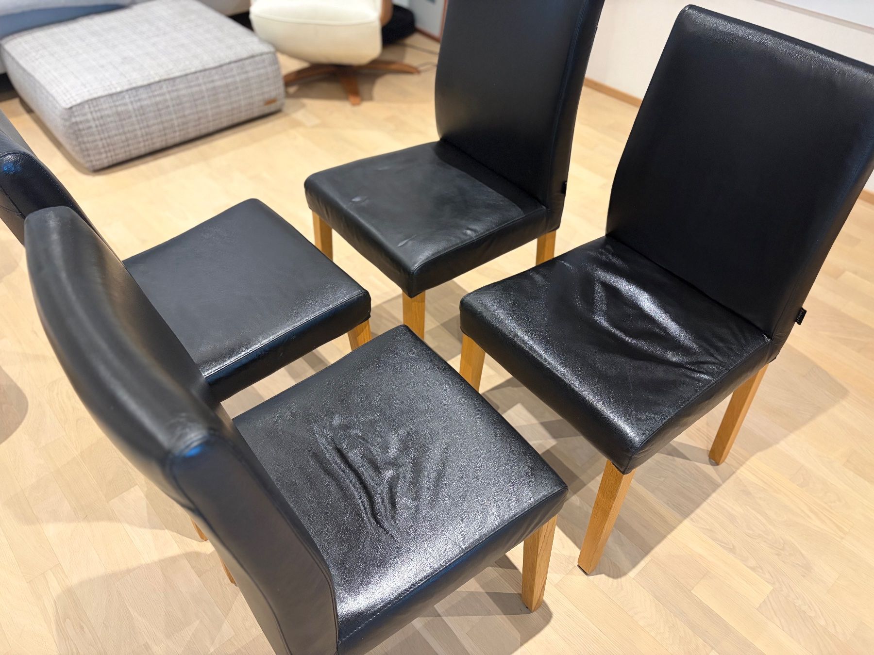 Chaises: 4 chaises en cuir véritable noir – D'occasion à Le Grand-Saconnex par yna_t968 2