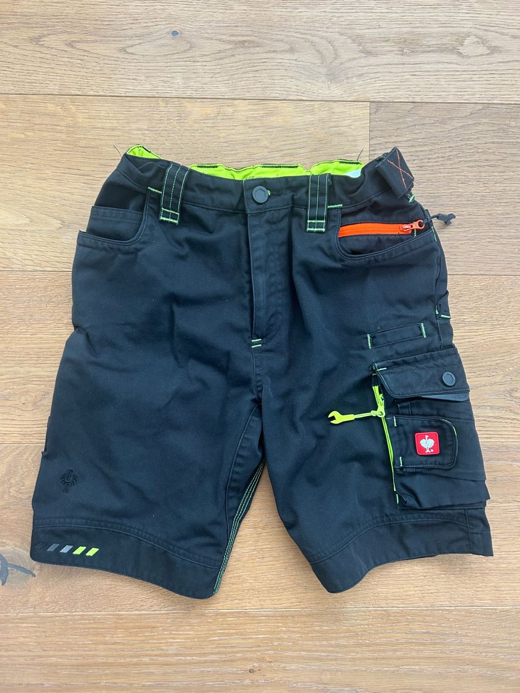 Engelbert Strauss Pantaloni: Kinderarbeitsshorts ENGELBERT STRAUSS schwarz 146/152 – Usato da Grub AR venduto da DukeStatham