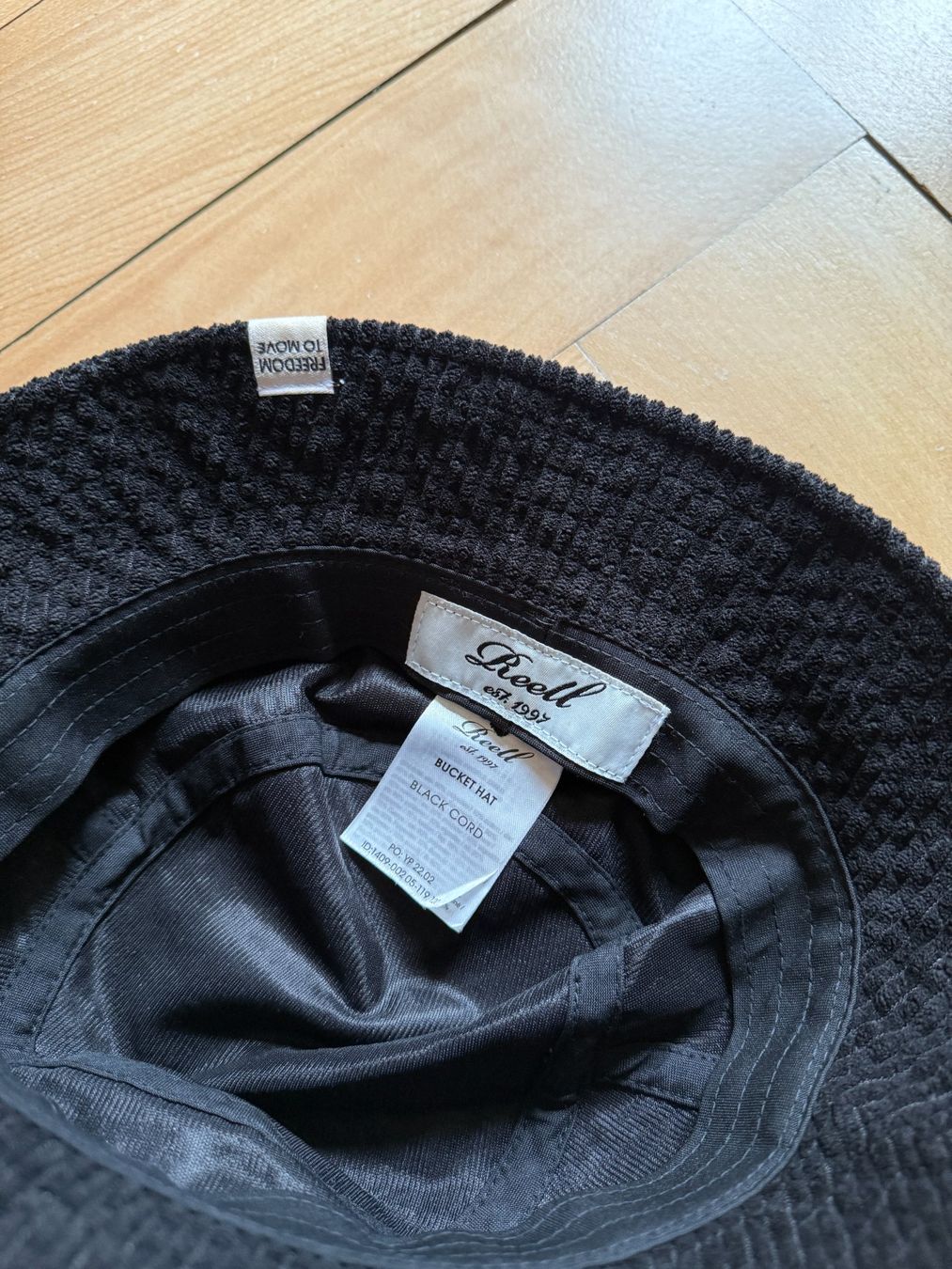 Chapeaux, bonnets & casquettes: REELL - Cord Bucket Hat schwarz – D'occasion à Zürich par Diazaio 1