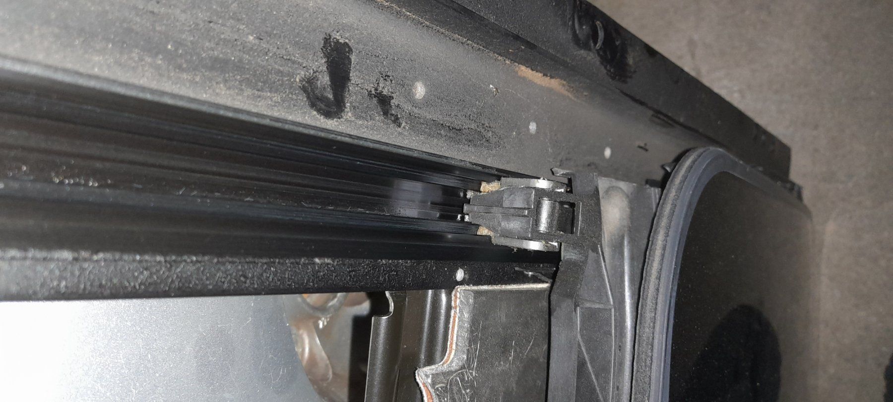 Tutti pezzi di ricambio auto: Schiebedach VW Bora – Usato da Cham venduto da vento9 4