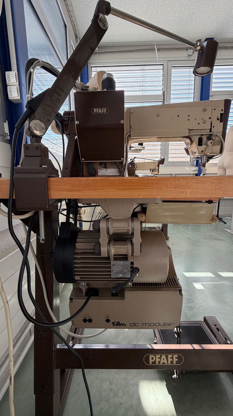 Pfaff Machines à coudre: Sewing machine, Pfaff, industrial type – D'occasion à Fraubrunnen par Tabs100 3