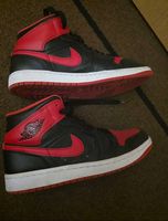 Air Jordan 1 Mid - Black/Red