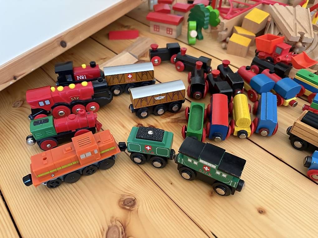 Jouets: Holzeisenbahn / Briobahn/ Brio/ Eisenbahn – D'occasion à Basel par sin_5npn 3