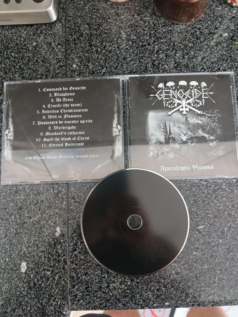 CDs: genocide- apocalyptic..  – Gebraucht aus St-Cergue von VeganWarrior