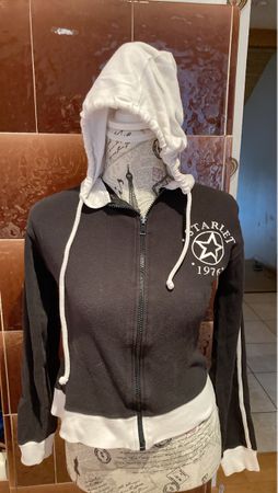 ab 1.- Hoodie mit weissen Akzenten Gr.S