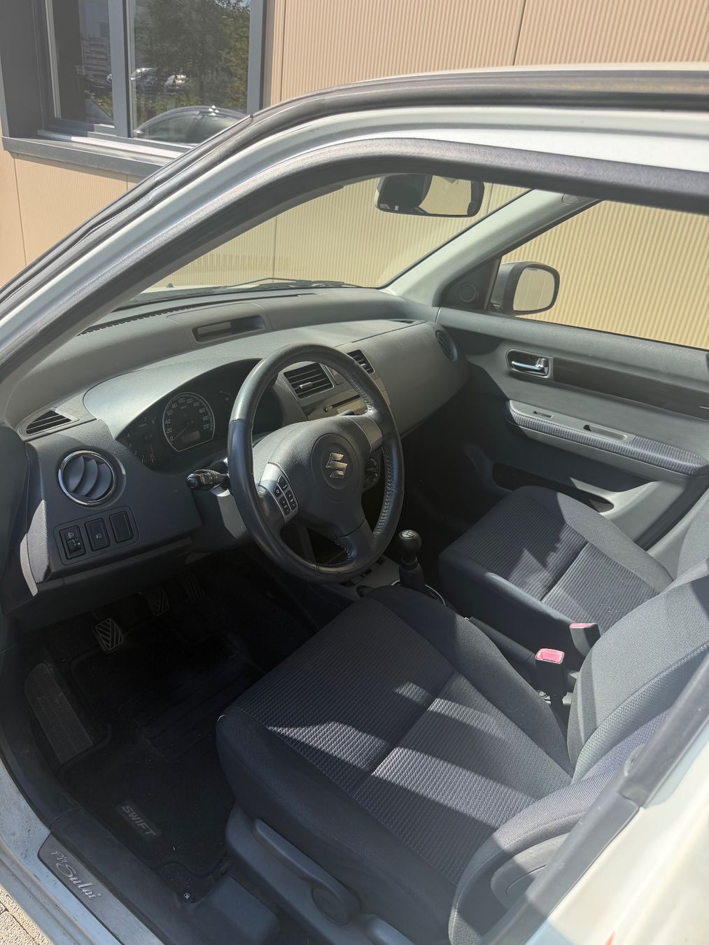 Suzuki Automobili: Suzuki Swift 1.3 4WD – Usato da Buttisholz venduto da NG4S 3