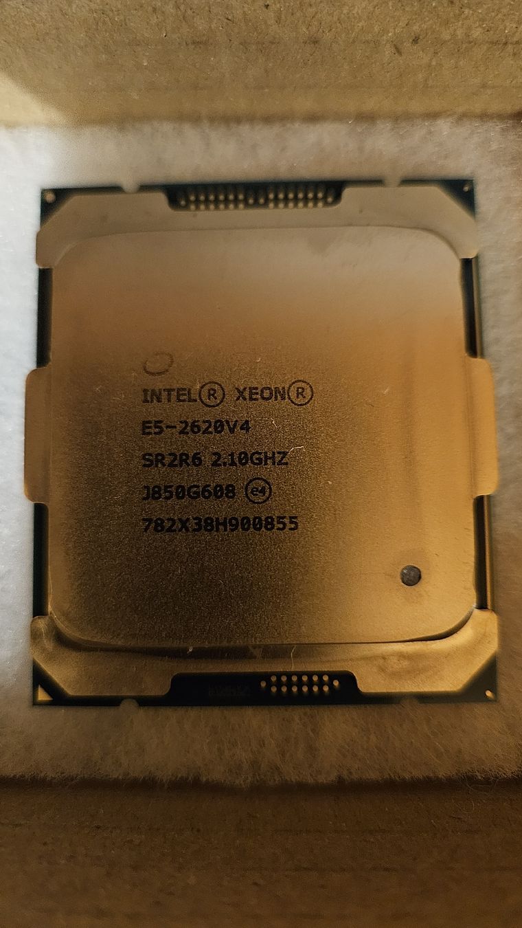 Intel Server: Intel Xeon E5-2620V4 CPU – Gebraucht aus Châtel-sur-Montsalvens von bla_99bx