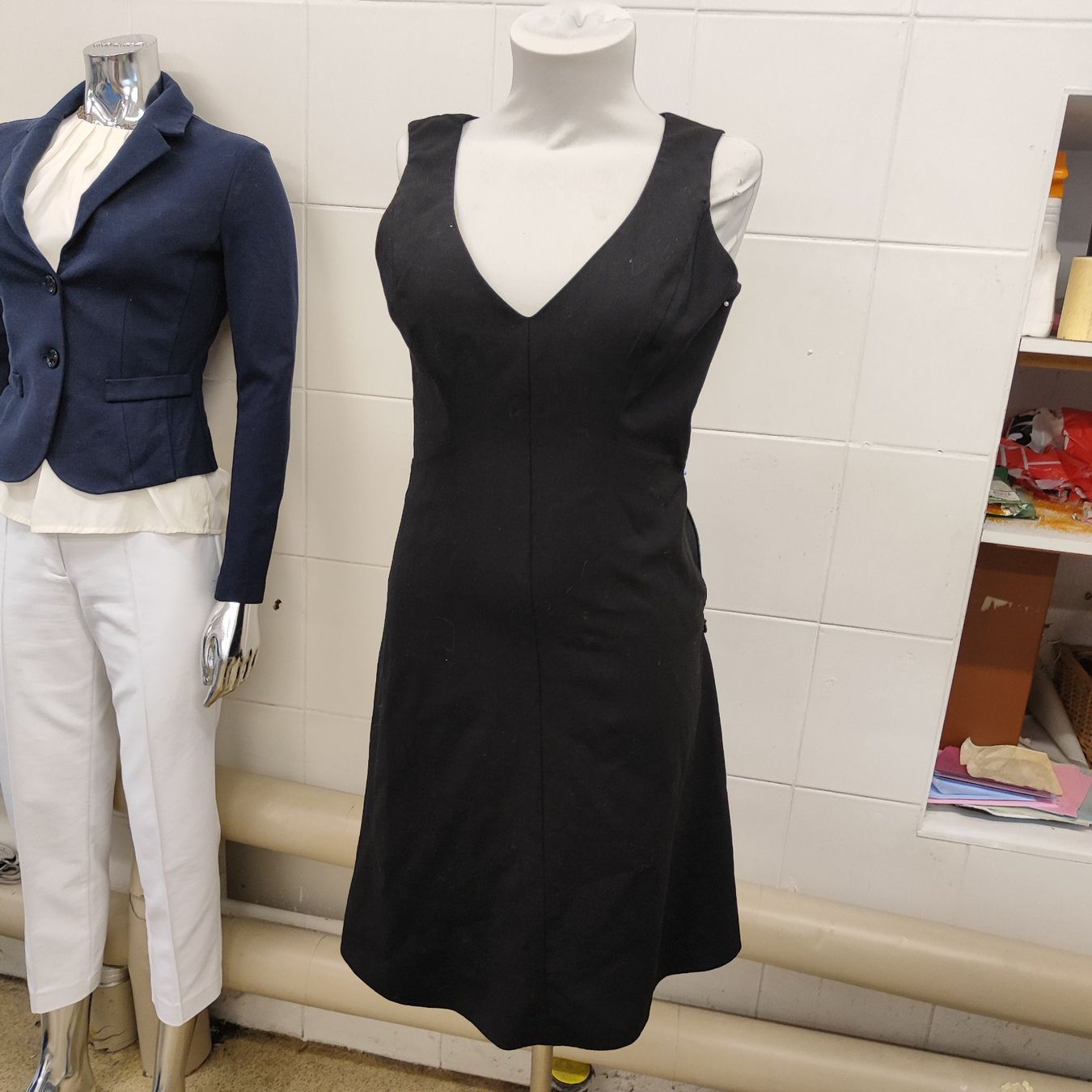 Hugo Boss Kleider: Schlichte schwarze Boss – Gebraucht aus Langnau am Albis von Judithsebi 2
