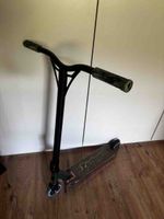 Stunt Scooter schwarz mehrfarbig gebrauchter Zustand