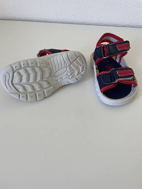 Schuhe für Jungen: Sandalen Grösse 19 – Gebraucht aus Glis von SabrinaXA