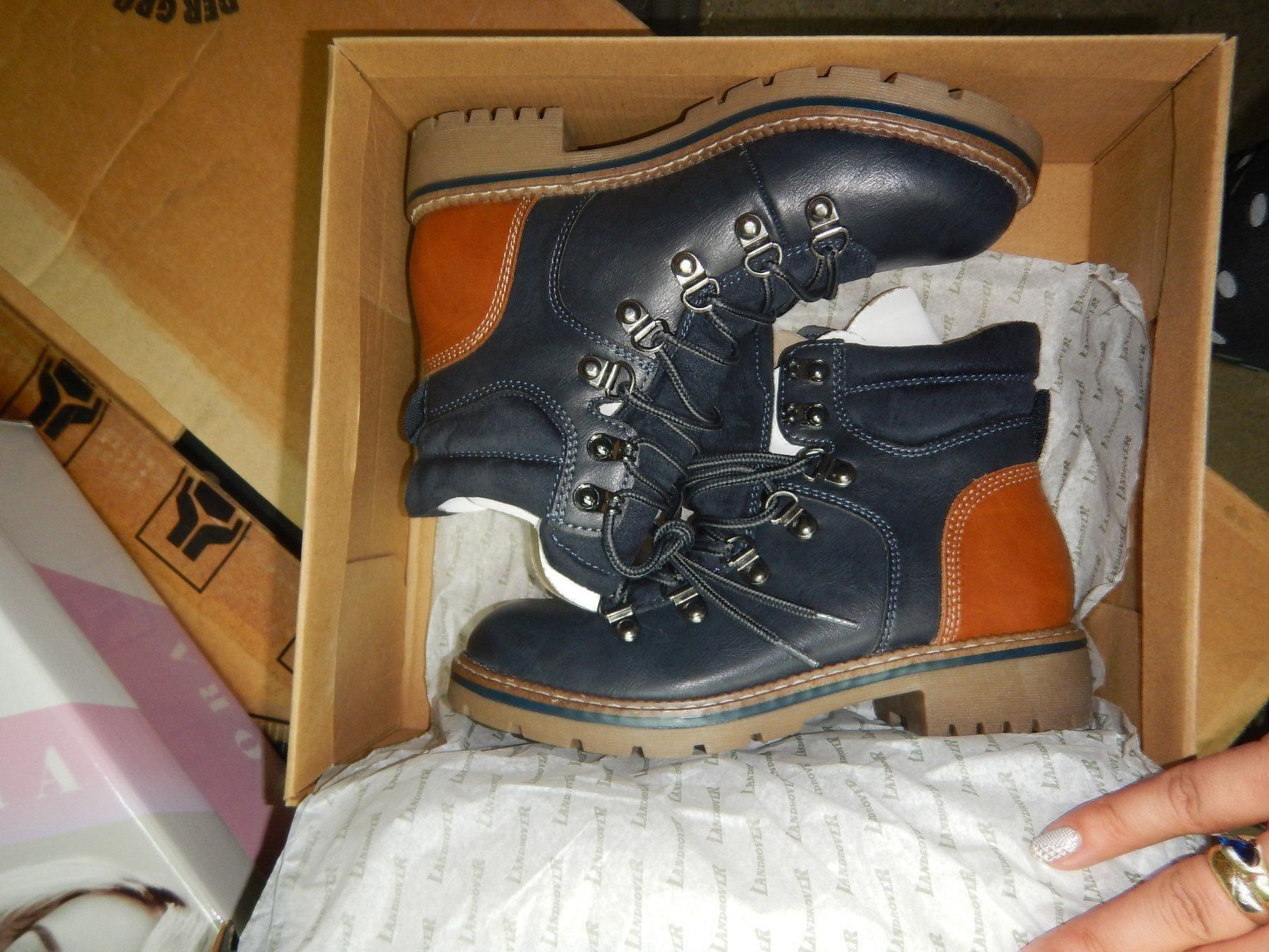Scarpe da donna: 36 stivaletti scarponcini donna NUOVI – Nuovo e nell'imballaggio originale da Coldrerio venduto da camillo71 7