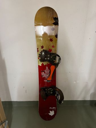 Snowboard Marke Option, 163 cm lang, Bindung Burton