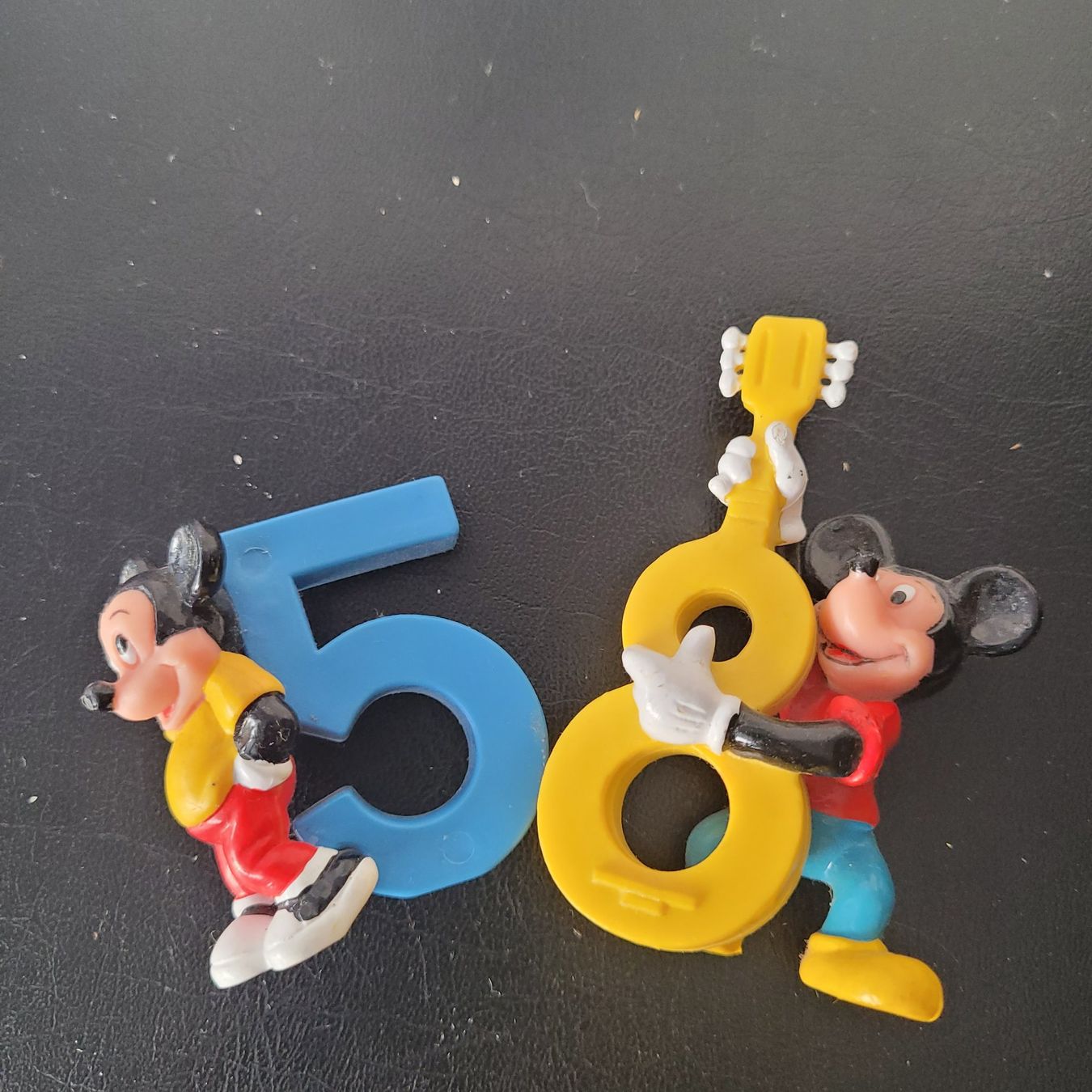 Disney Figuren: Mickey 5 und 8 – Gebraucht aus Winterthur von Schnufel0