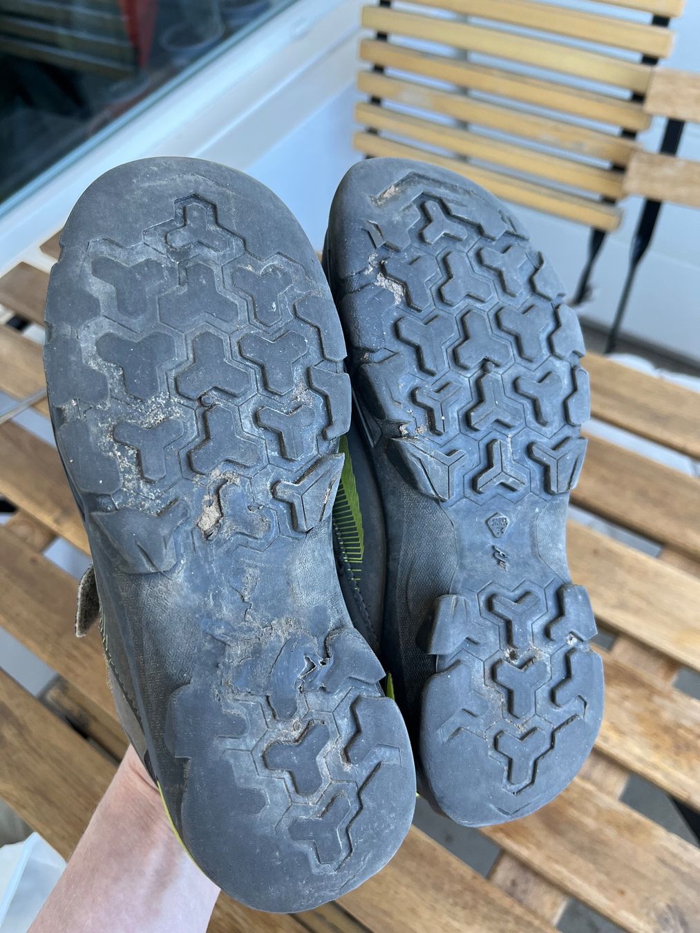 Decathlon Scarpe per ragazzi: Quechua Wanderschuhe Gr. 33 – Usato da Bern venduto da kho_s6j8 3