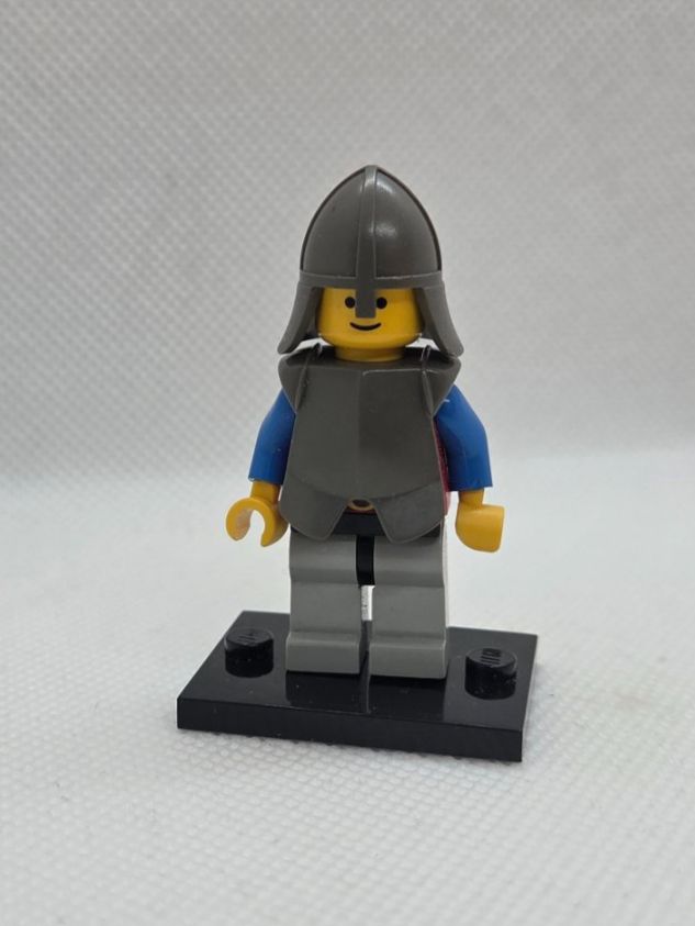 Lego Kit di costruzioni: LEGO Dragon Knights - Knight 1 with Armor – Usato da Basadingen venduto da NekoBricks