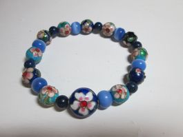Armband mit verschiedenen, bunten, verzierten Perlen, Emaill