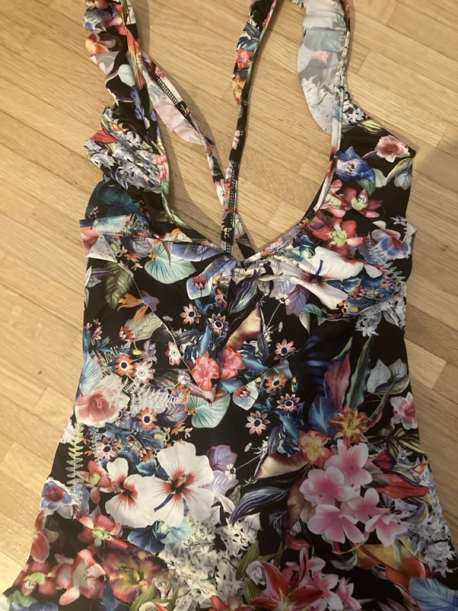 Tezenis Costumi da bagno & Bikini: Badeanzug Blumenmotiv – Nuovo (secondo la descrizione) da Urtenen-Schönbühl venduto da ale_b97 3