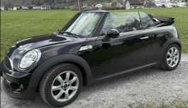 Mini Cooper SD Cabrio schwarz / 8-Fach Bereift