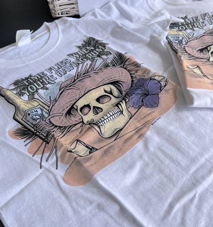 T-Shirt "Time Flies" Rum Totenkopf, Grösse (M)152-158