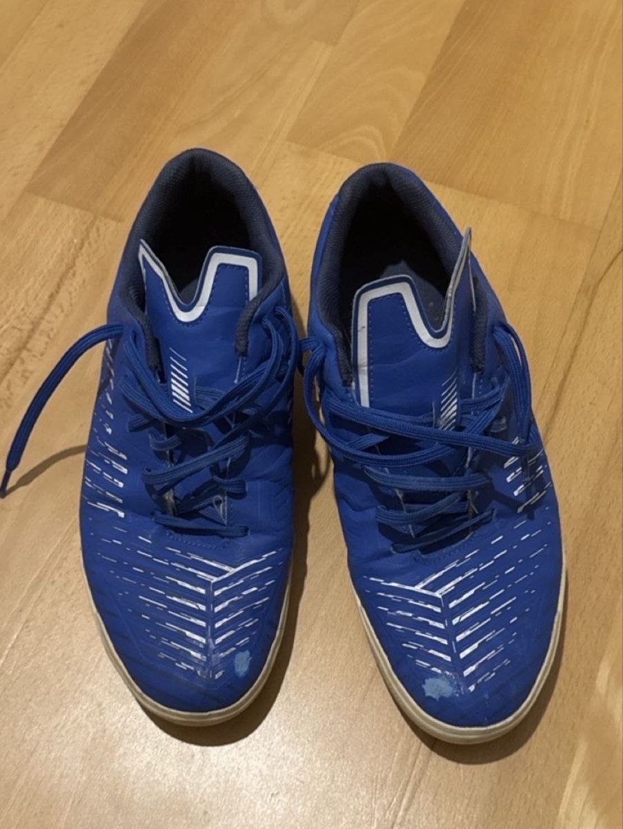 Decathlon Scarpe da uomo: Kipsta Fussball Hallenschuhe – Usato da Winterthur venduto da C.Mueller16