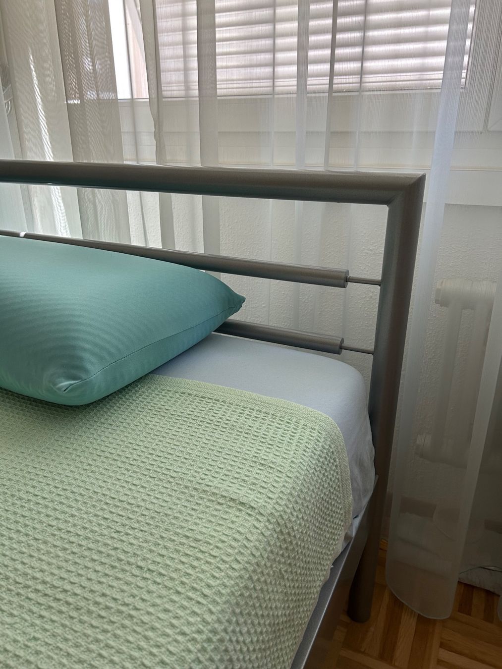 Letti: Bett mit Matratze (140x200cm) – Usato da Zürich venduto da erm_26gh 1