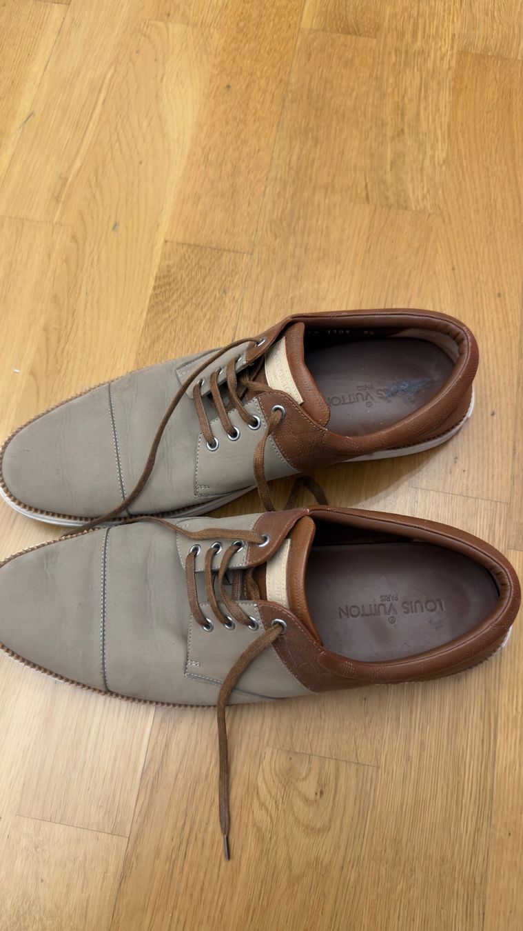 Louis Vuitton Chaussures hommes: Louis Vuitton Anzugsschuhe – D'occasion à Basel par nic_b7zc