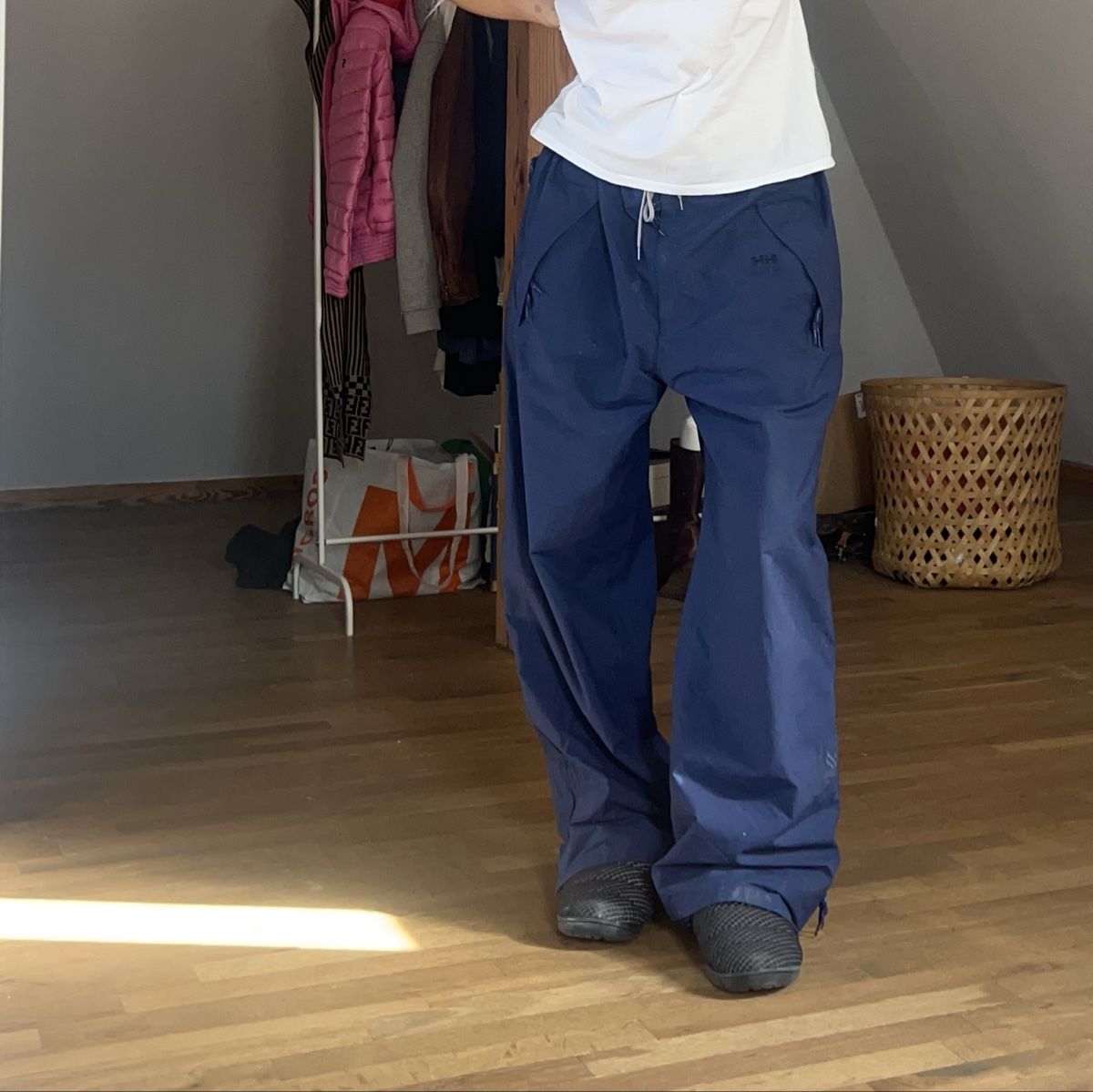 Helly Hansen Pantaloni: Helly Hansen Skihode dunkelblau Grösse L vintage – Usato da Steffisburg venduto da viv_5tqt
