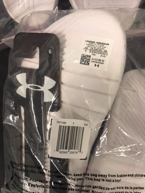 Under Armour Scarpe da uomo: UNDER ARMOUR Slipper Core PTH Weiss Grösse 38.5 Liquidation – Nuovo e nell'imballaggio originale da Steinhausen venduto da Retourenprofis 1