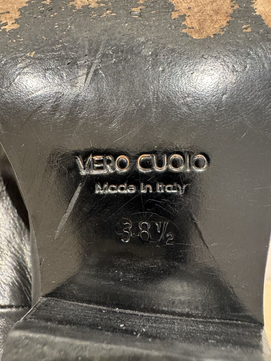 Chaussures femmes: ✨ Italian Leather Ankle Boots with Studded Toe – D'occasion à Gockhausen par Agus_acu 6