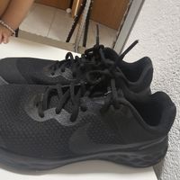 Nike Revolution noir, taille 40
