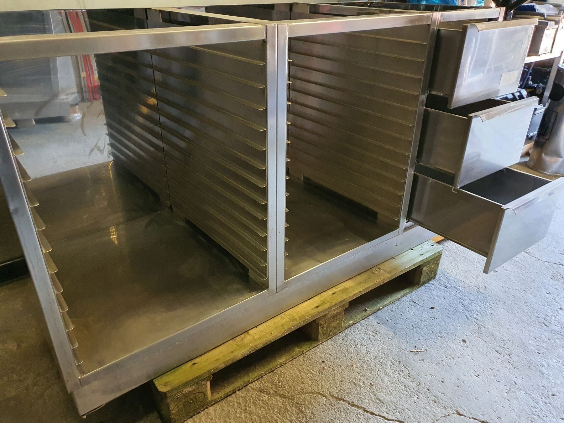 Cucine complete: Gastro Arbeitstisch #262 – Usato da Wuppenau venduto da Gastro-Wuppenau 3