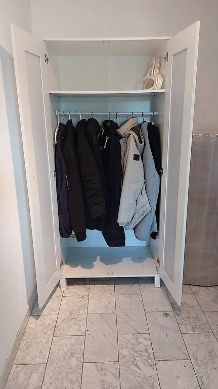 Ikea Armadi: kleiner Jackenschrank, weiss – Usato da Koblenz venduto da holz1971 1