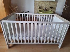 Kinderbett / Babybett, weiss, gut erhalten, Top Zustand