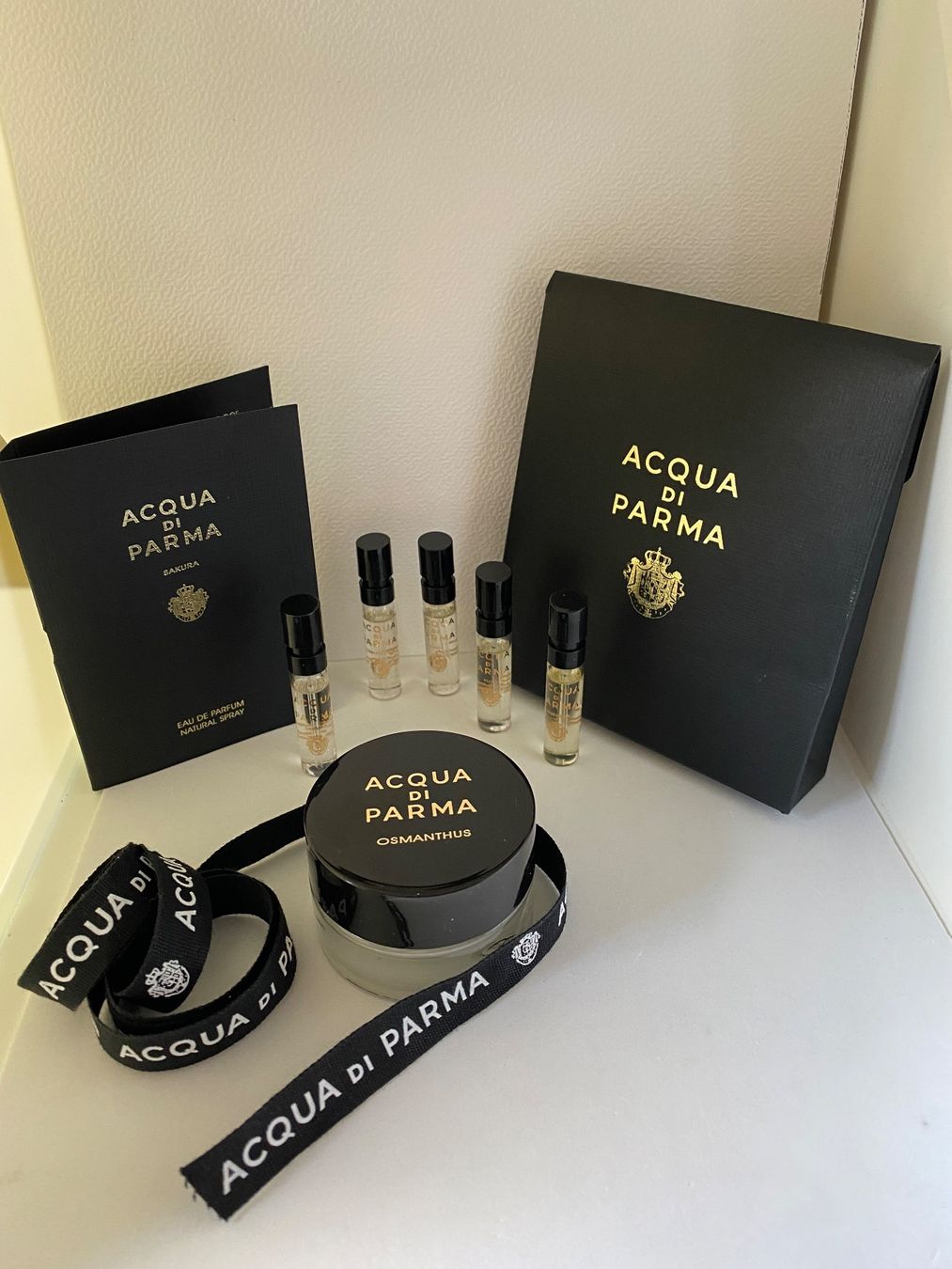 Acqua di parma Profumi & Eau de Toilette: Miniatures Acqua di Parma – Nuovo e nell'imballaggio originale da Bouveret venduto da wes_7zll