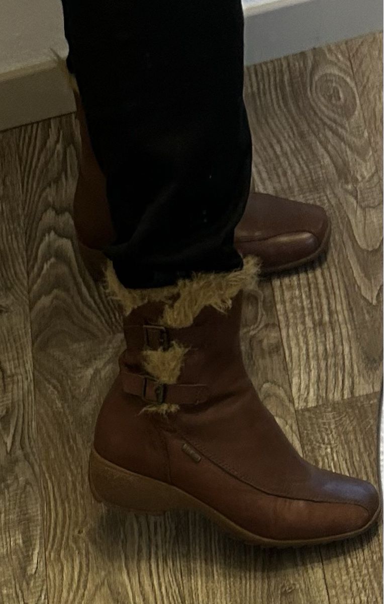 Scarpe da donna: Warme und Wasserdichte Marc Stiefel – Usato da Liestal venduto da Htop 1