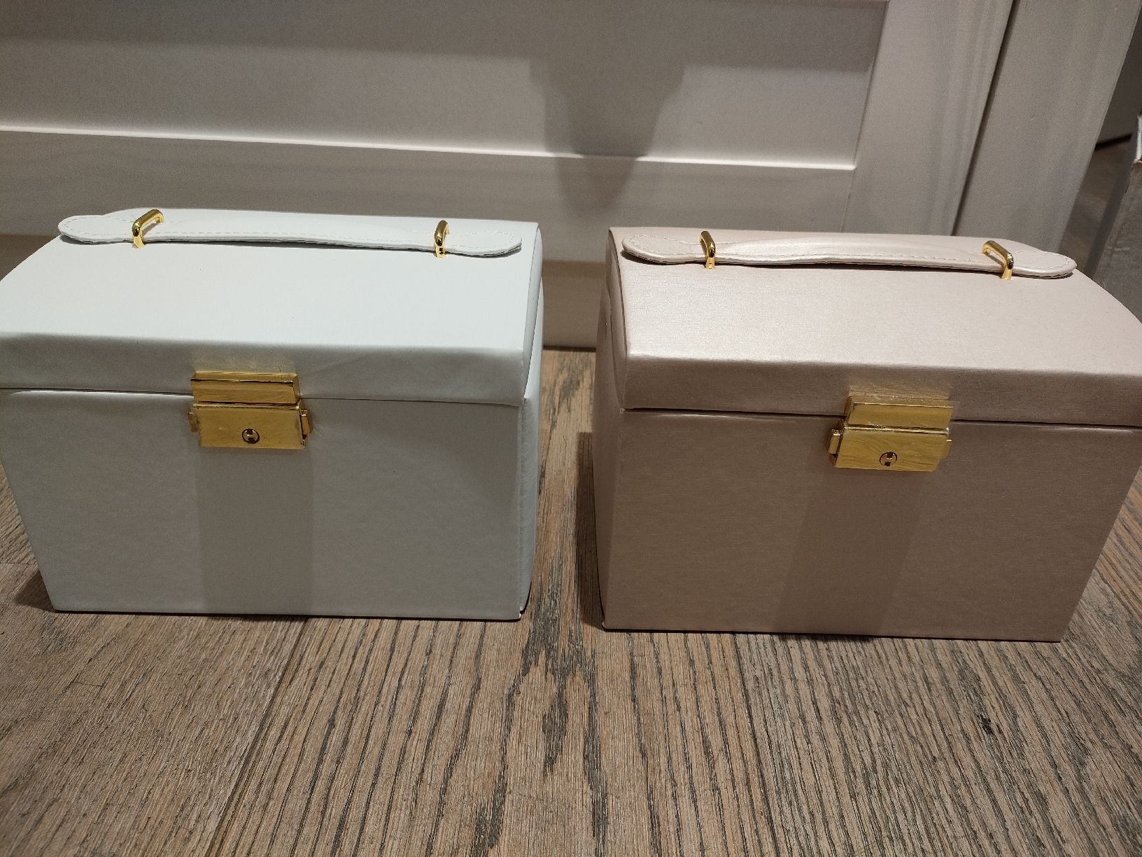 Reisekoffer: Schmuckkoffer neu, Preis pro Stück  – Neu und originalverpackt aus Bern von Lidia.5 4