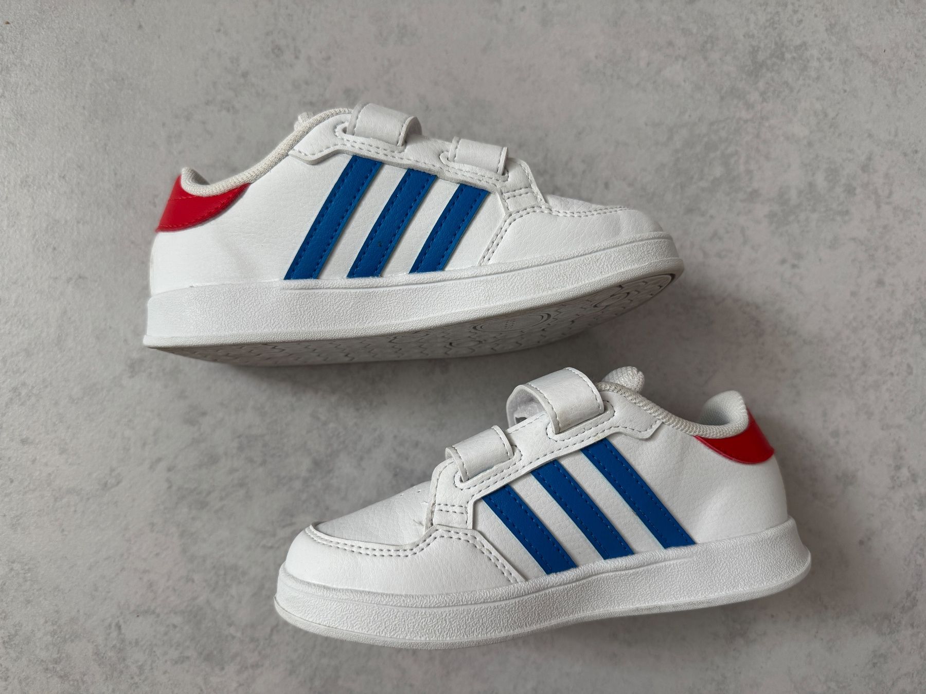 Scarpe per ragazzi: NEUE ADIDAS Schuhe Grösse 26.5 – Nuovo e nell'imballaggio originale da Bonaduz venduto da lut_6rts 1