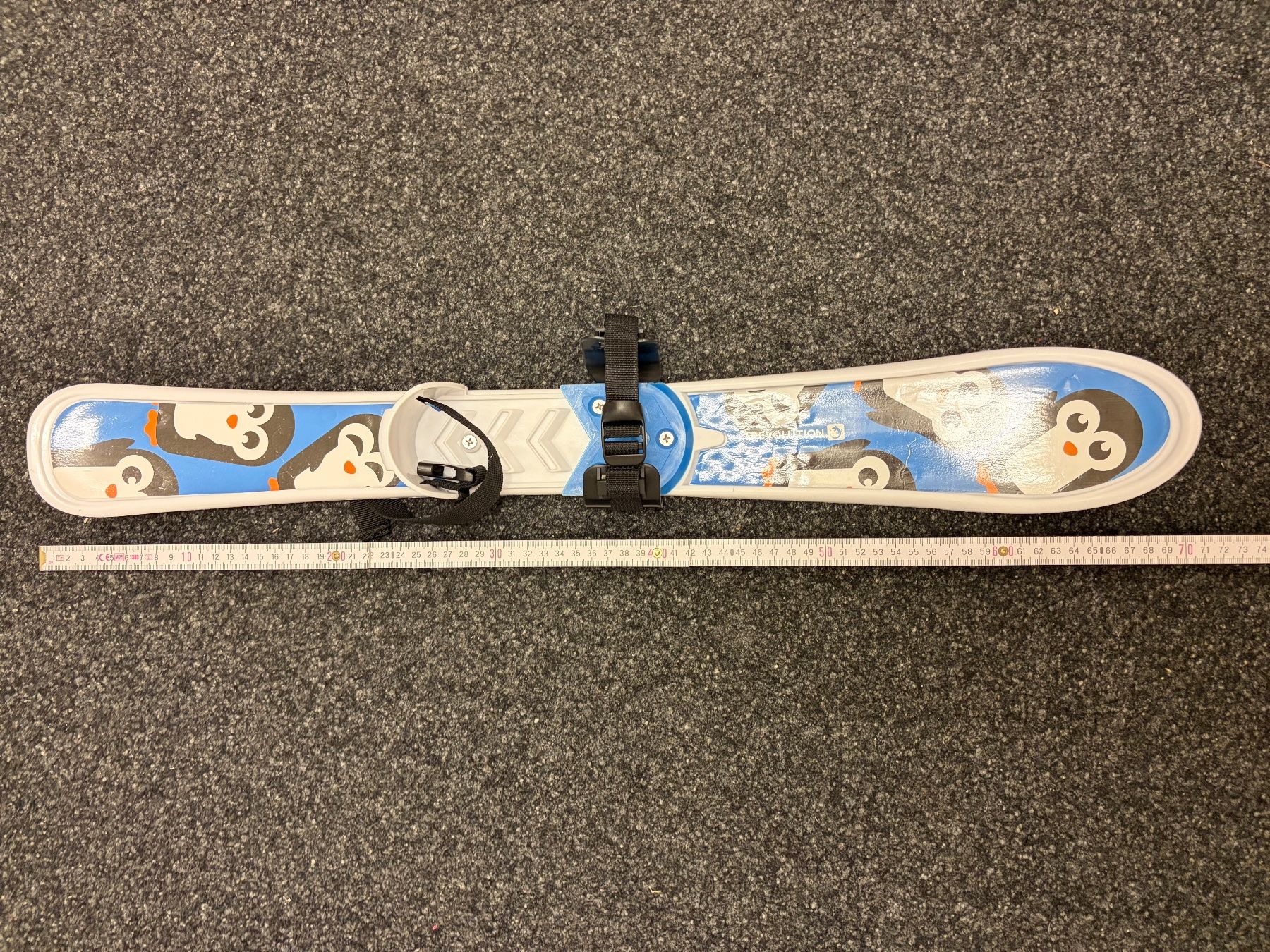 Skis: Kinderski Set mit Stoecken – D'occasion à Studen BE par ams_qz9m 2