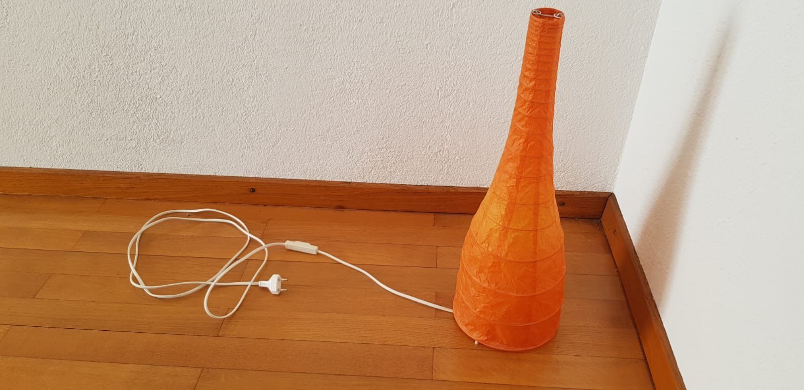Lampen: Lampe / Stubenlampe orange mit Kabel und Schalter – Gebraucht aus Unterägeri von Chartbreaker 6