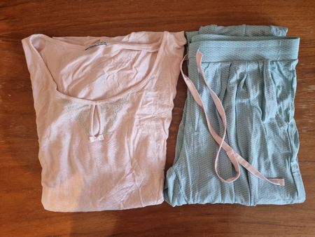 Beldona Pyjama Set: Top & Hose, Grösse M, Sommerleicht