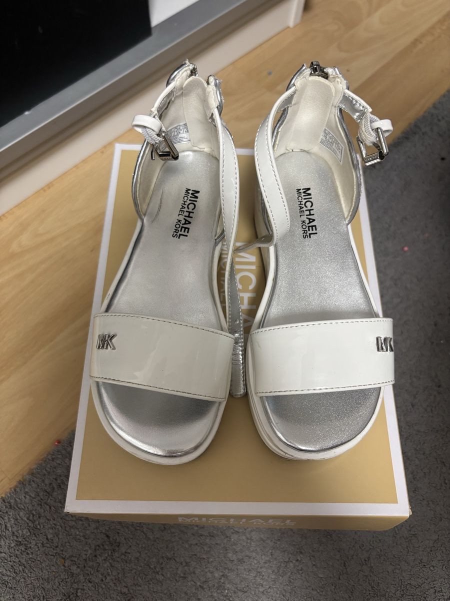 Michael Kors Scarpe per ragazzi: Kinder Sandale MK gr. 28 – Usato da Spreitenbach venduto da Armadio_Draghetti 1