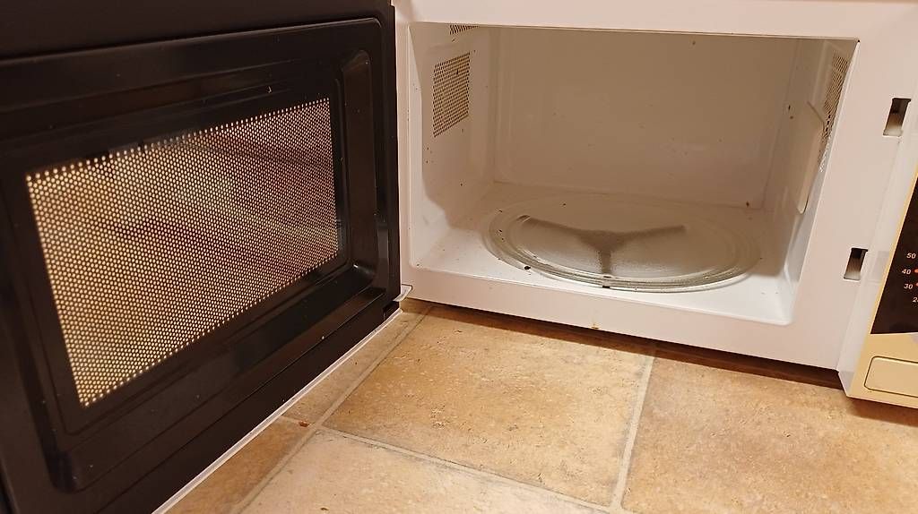 Küchengeräte: Mikrowelle-Gerät "Panasonic" weiss – Gebraucht aus Schenkon von erwin-53 1
